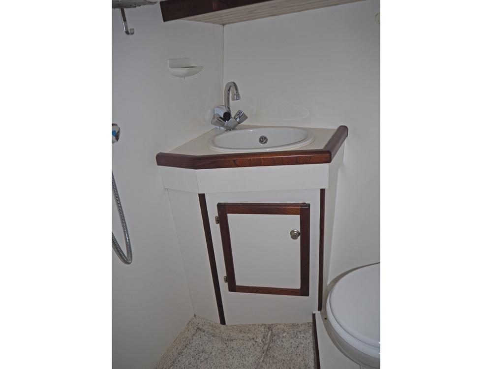 Fore ship, Accommodation